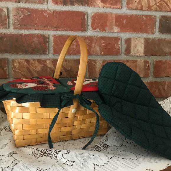 Rare VTG Handcrafted Santa Holiday Wicker Basket - Picture 8 of 11